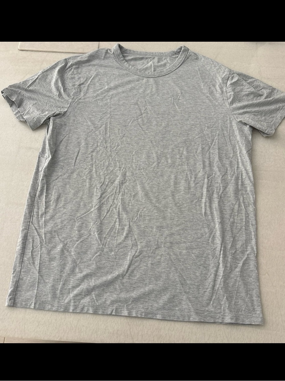Lululemon Men's Crew Neck T-Shirt - Gray